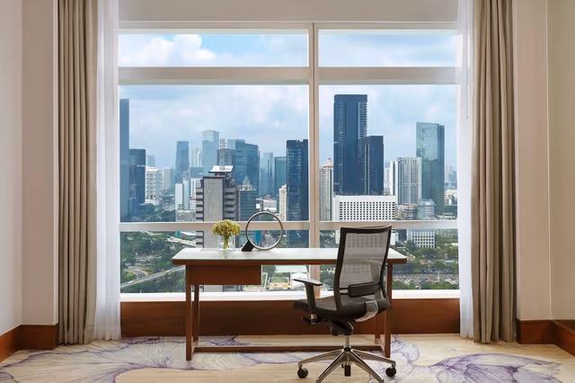 Club Suite, 1 King Bed, City View