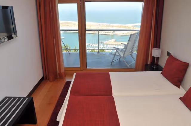 Double/Twin Room with Sea View