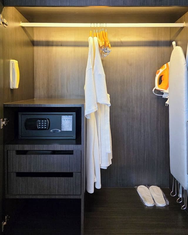 Suite, 1 Bedroom, City View