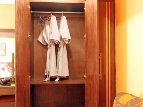 Deluxe Double or Twin Room with 2 Way Airport Transfers