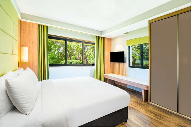 DELUXE POOL VIEW SUITE