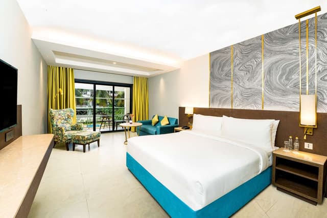 PREMIUM KING POOLVIEW ROOM