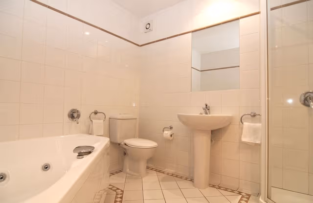 Superior King Room with Lake View