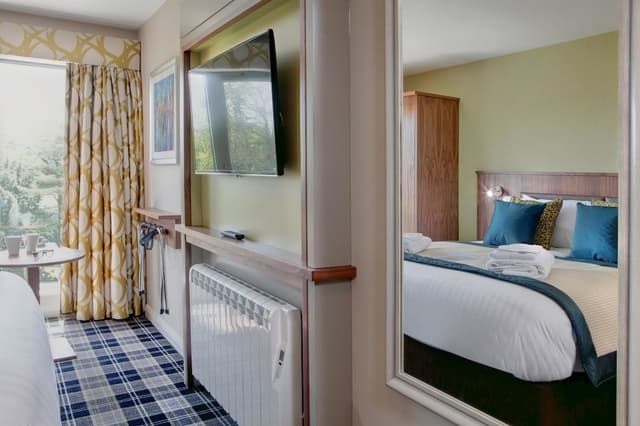 Standard Room, 1 King Bed, Non Smoking, Balcony