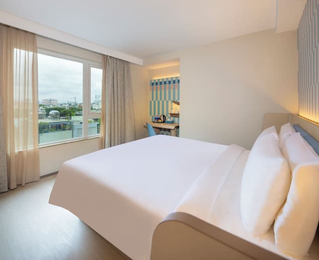 Two-Bedroom King Suite