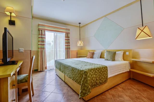 Two-Bedroom Apartment (Apartamento T2)