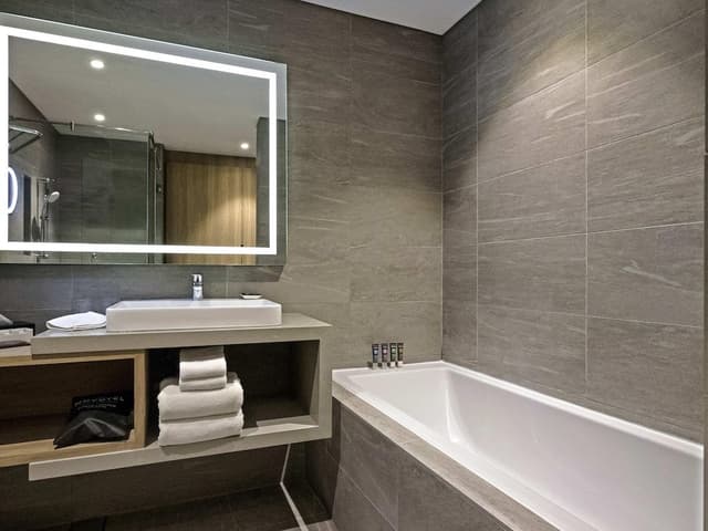 Junior Suite, 1 King Bed