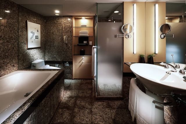 Junior Suite, 1 King Bed, City View
