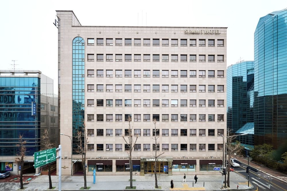 โรงแรมเดอะ ซัมมิต ทงแดมุน (The Summit Hotel Dongdaemun)1