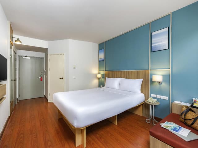 Standard 1 Double bed