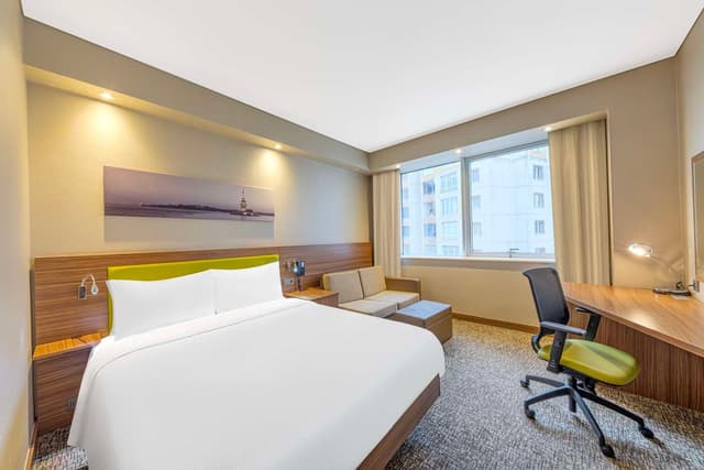 QUEEN ROOM WITH SOFA BED NON SMOKING