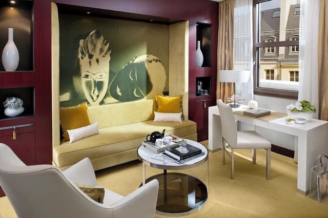 Deluxe Suite
