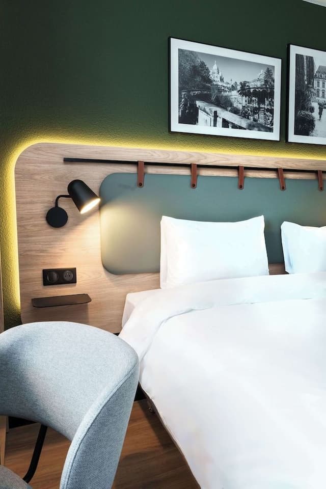Standard Room, 1 Queen Bed