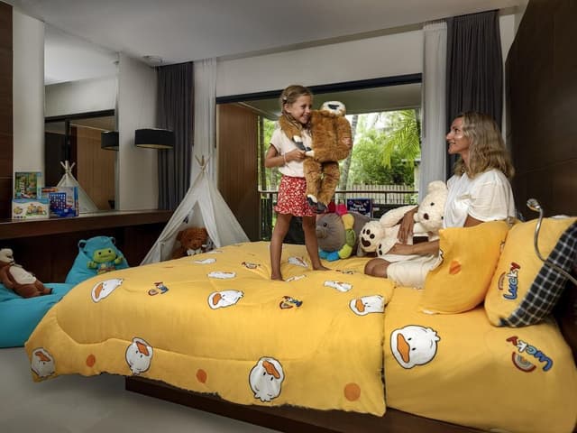 Family Room, Multiple Beds, Balcony, Garden View