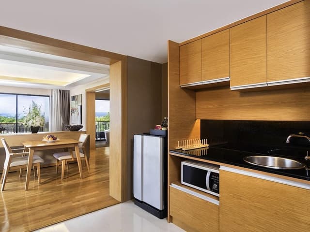 Family Suite, 1 King Bed, Balcony, Sea View