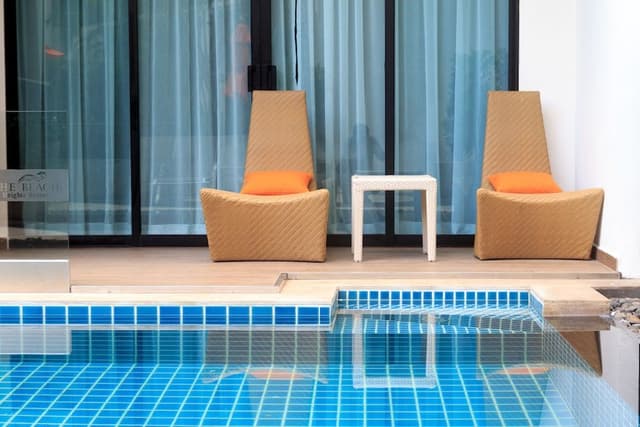 Deluxe Pool Access