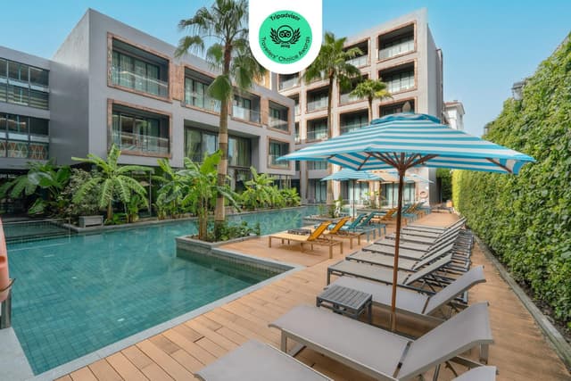 Deluxe Room, Pool Access