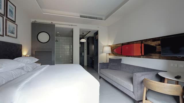 Deluxe Room, Pool View