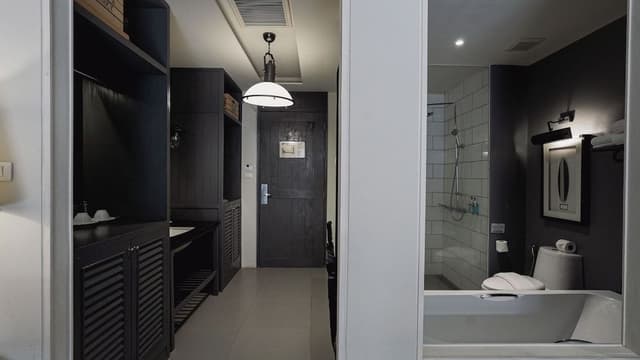Deluxe Room, Pool View