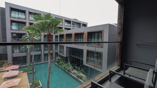 Deluxe Room, Pool View
