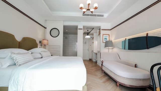 Deluxe Room, Pool View