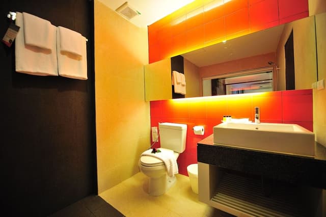 Grand Deluxe with Bathtub
