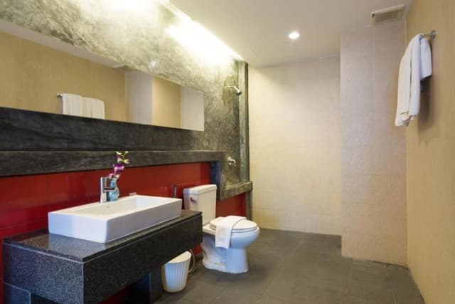 Grand Deluxe with Bathtub