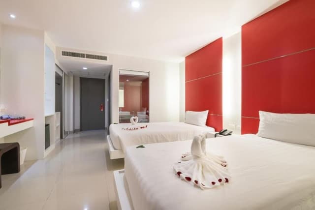 Deluxe Room, 2 Twin Beds, Balcony