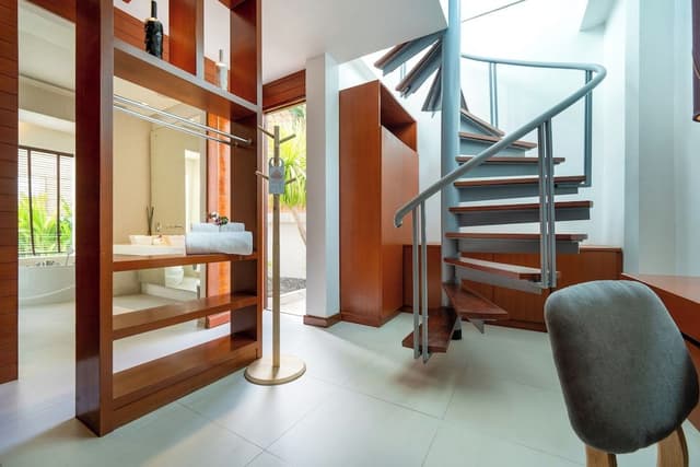 Beachfront Grand Pool Villa (1 Bed)