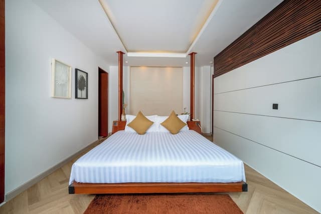 Beachfront Grand Pool Villa (1 Bed)