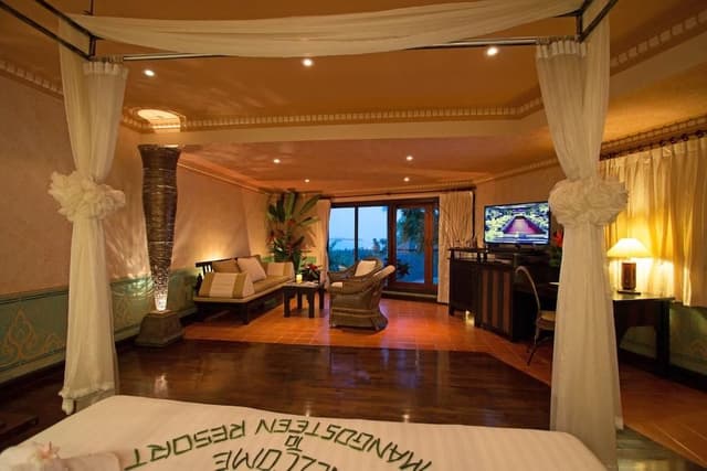 Royal Jacuzzi Villa Garden