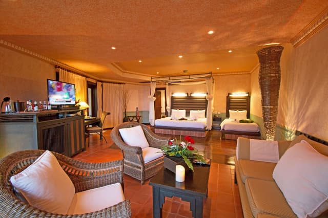 Royal Jacuzzi Villa Garden