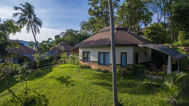 Superior Jacuzzi Villa