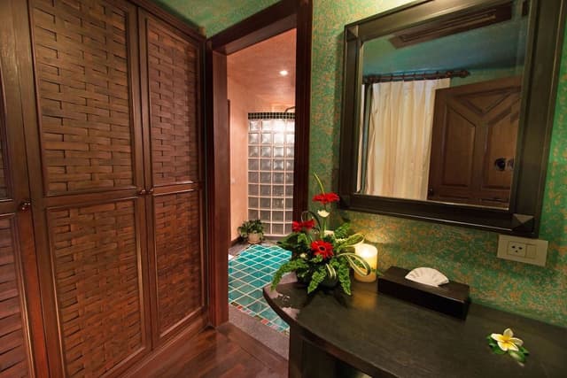 Royal Jacuzzi Villa Garden