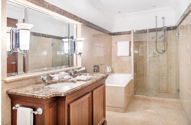 Deluxe Suite with Pool View