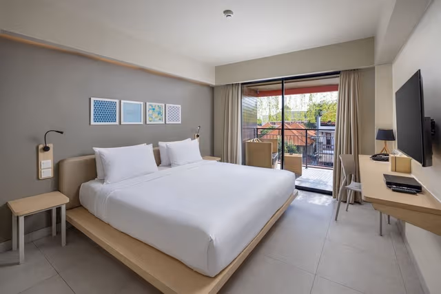 Deluxe Room, Balcony