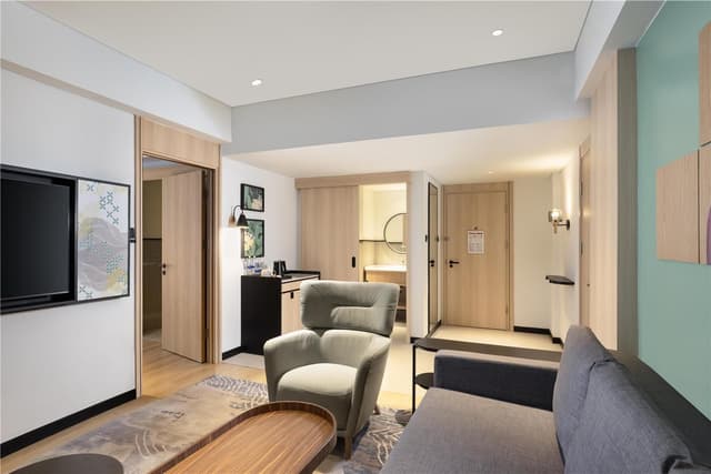 KING DELUXE SUITE