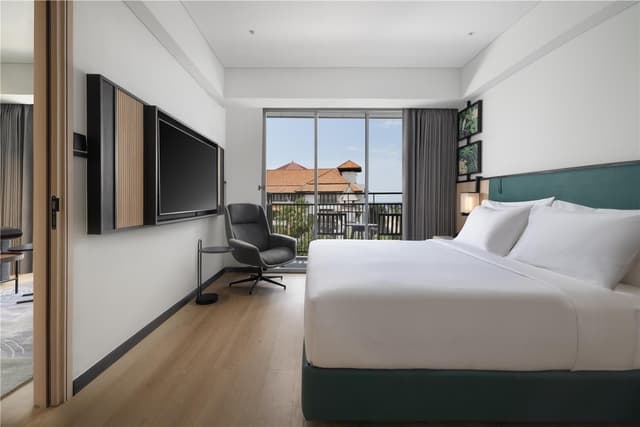 KING DELUXE SUITE