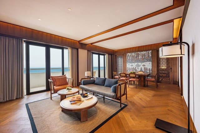 Royal Suite Ocean View