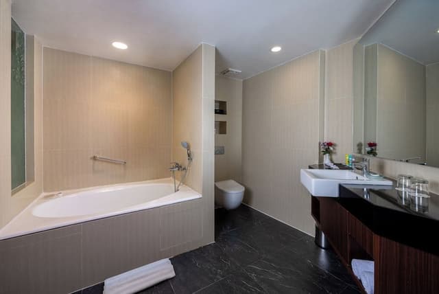 Club Suite, Balcony, Garden View