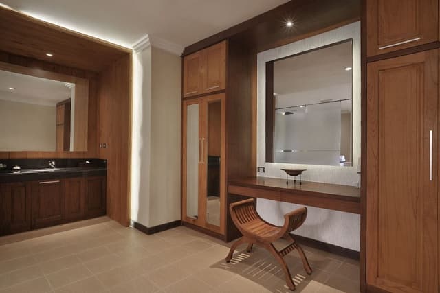 Suite, 1 King Bed, Ocean View