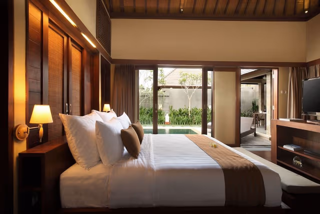 Honeymoon Pool Villa with Floating Breakfast