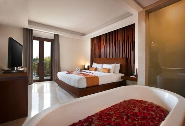 Honeymoon Suite
