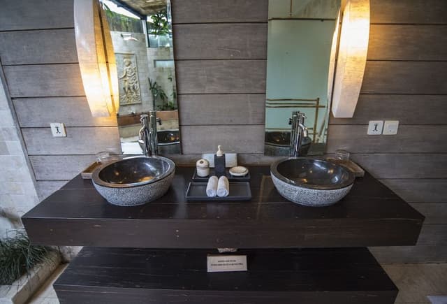 The Luxury Suite