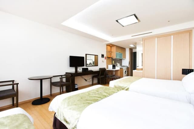 Deluxe Twin Room, Kitchen (Family Type)