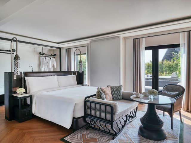 Premium Room, 1 King Bed (Club Benefits Access, Outdoor Hot Tub)