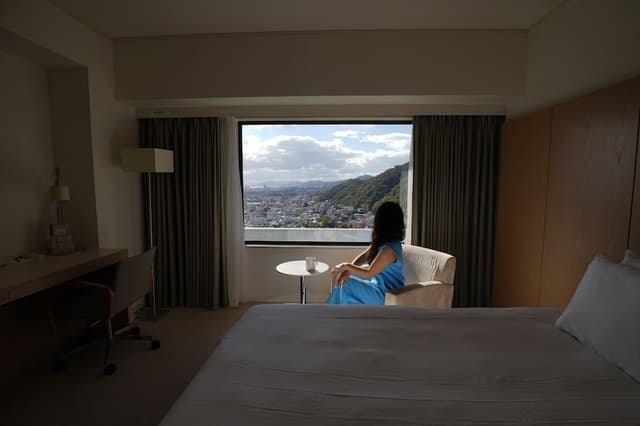 Standard Room, 1 Queen Bed, Club Lounge Access, City View
