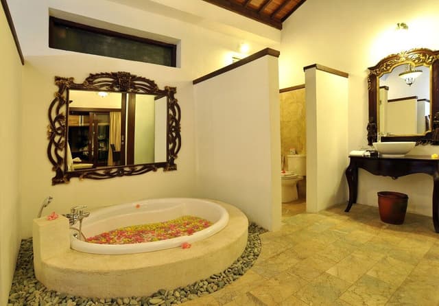 Jacuzzi Villa