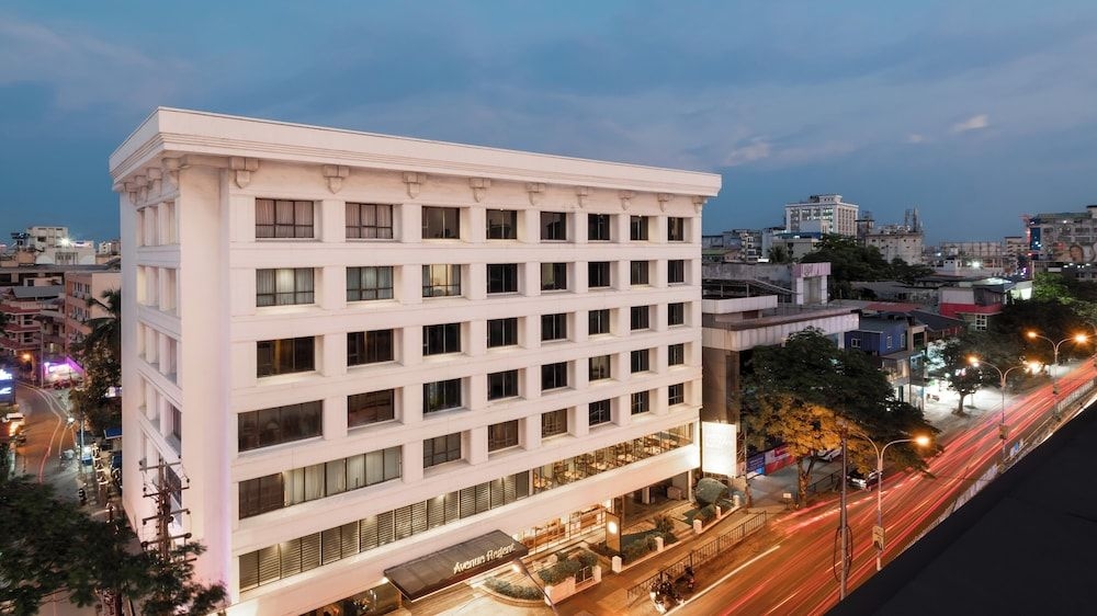 The Avenue Regent1