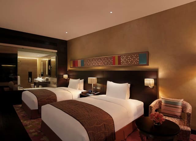 2 TWIN EXECUTIVE ROOM WITH CITY VIEW